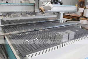 Routeur CNC à tête pivotante ATC 2130 pour le traitement du bois, idéal pour la fabrication d'armoires et <span class=keywords><strong>de</strong></span> portes - <span class=keywords><strong>Prix</strong></span> usine - Product Image 2