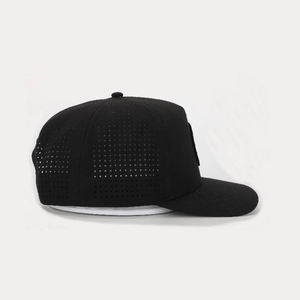 OEM Gorra de golf negra de 5 paneles Gorra de béisbol con Cierre trasero perforado Premium con logotipo personalizado para hombres. - Product Image 4