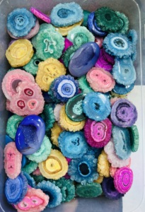 สร้อยคอจี้หินสีรุ้งสุดมหัศจรรย์อัญมณีอัญมณีธรรมชาติราคาถูกอัญมณีสีรุ้งอาเกตอัญมณีหลวม - Product Image 2