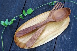 Juego de Cubiertos de Madera Ecológicos Hechos de Madera Natural, Cuchara, Tenedor y Cuchillo Reutilizables para una Cocina Moderna y un Comedor Sostenible - Product Image 2