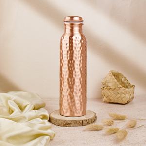 Botella de agua de cobre martillado beneficiada Ayurvédica pura 100% Latón elegante a prueba de fugas y sin juntas para regalos de negocios - Product Image 1