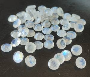 หินมูนสโตนสีรุ้งธรรมชาติขนาด2มม.-30มม. อัญมณีหลวมเหลี่ยมเพชรพลอยสำหรับทำเครื่องประดับขายส่ง - Product Image 1