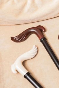 DRIVEN CONFORTABLE ANTIDÉRAPANT BÂTON DE MARCHE EN RÉSINE DE BOIS avec poignée multi-formes pour la réadaptation des personnes âgées - Product Image 3