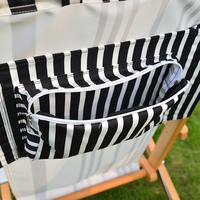 Chaise de plage pliable Sage Black Stripe avec accoudoirs en bois, siège de plage inclinable de luxe, glacière isotherme et appui-tête