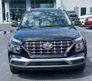 Venue SEL FWD 2024 con Poco Kilometraje, Asientos de Tela, Llantas de Aleación, Bluetooth, Sistema de Navegación CarPlay, Techo Solar, Cámara de Reversa - Product Image 1