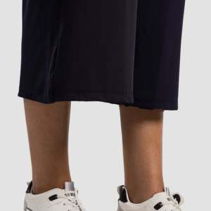 Culottes taille haute bleu marine Boundless, respirantes pour un port confortable - Product Image 5