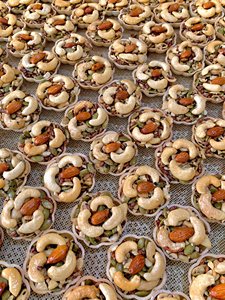 Mai Flower Nut Cookies: crujiente, nutritiva y llena de sabor tradicional - Product Image 2