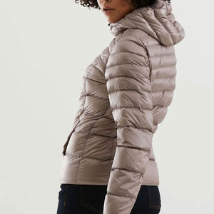 Chaqueta de Plumón Personalizada en Oferta, Chaqueta de Plumón con Logotipo Personalizado para Mujer, Hecha en Pakistán - Product Image 3