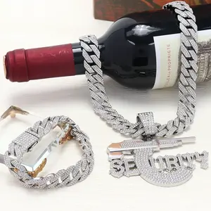 Collares de Cadena Cubana Exclusivos y Personalizables para Hombre y Mujer con Colgantes de Diamantes de Imitación, Dorados para Fiestas Elegantes - Product Image 3