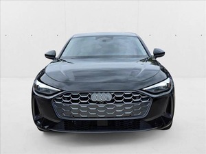 Audi A5 Premium 4 portes à hayon AWD d'occasion propre, modèle 2025 - Product Image 6
