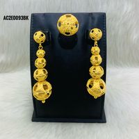 Anting Manset Desain Bunga Cantik Berlapis Emas 18K yang Trendi untuk Wanita Berkualitas Tinggi Terbuat Utamanya dari Kuningan