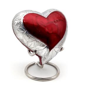 Belles urnes de crémation souvenir de coeur en laiton entièrement gravées Urnes en forme de coeur en métal de vente chaude avec support - Product Image 6