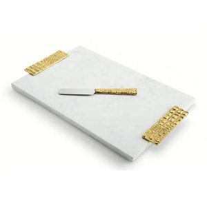 Plateau en marbre blanc de luxe décoratif pour la maison avec poignée de branche en métal doré fantaisie plateau de service décor de table de maison et de restaurant - Product Image 5