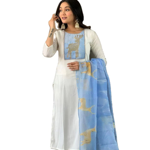 Top et bas en soie imprimée numérique de couleur blanche pour une tenue de fête Modèle fantaisie pour toutes les occasions Vêtements de jour décontractés Tarif de gros disponible - Product Image 1