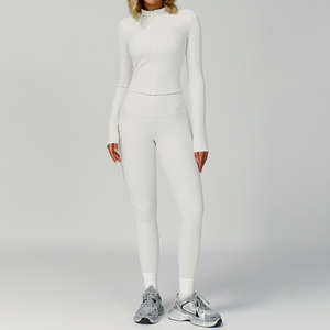 Ensemble de sport cinq pièces uni pour femme : haut court à manches longues, soutien-gorge de sport et short taille mi-haute pour le yoga et le fitness - Product Image 3