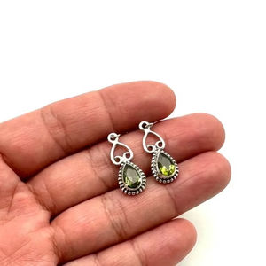 Joyería de piedras preciosas de peridoto para mujer, pendientes de estilo bohemio de plata, joyería de plata de ley 925, pendientes hechos a mano de tendencia, regalo para - Product Image 1