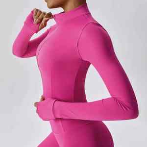 Ensemble d'athlètes 4 pièces pour femmes, vêtements de yoga et fitness avec leggings, shorts et veste d'entraînement. - Product Image 3