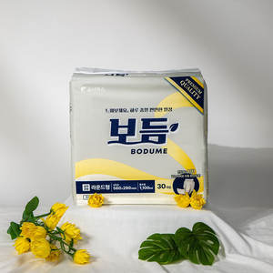 แผ่นซึมซับสำหรับผู้ใหญ่ BODUME ผลิตในเกาหลี ขนาด 560x290 มม. 30 ชิ้น ซึมซับดีเยี่ยม นุ่มสบาย ใช้แล้วทิ้ง ผลิตจากผ้าไม่ถักทอ ป้องกันการรั่วซึมแบบ 3 มิติ - Product Image 1