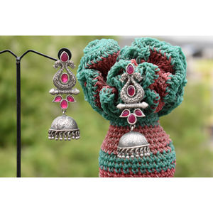 Pendientes de aro grandes tipo jhumka, hechos a mano, con apariencia de plata, de latón y piedra, para niñas y mujeres. - Product Image 3