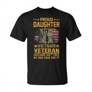 Camiseta patriótica con diseño de bandera de EE. UU. para la hija orgullosa de un veterano de Vietnam - Product Image 2