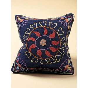 Funda de Cojín Bordada a Mano Suzani de 45 x 45 cm, Elegante Accesorio para Almohada - Product Image 3