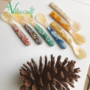 Cucharas de caviar especiales hechas a mano, tamaño de 12cm, hechas de nácar y resina de mica colorida, material sostenible - Product Image 6