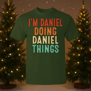 Camiseta con diseño navideño de Daniel, promocional y personalizable. - Product Image 3
