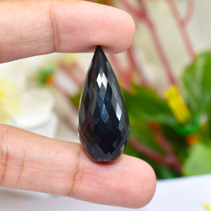 Pierre précieuse à facettes en onyx noir coupe en vrac 30MM environ gouttes à facettes en agate noire naturelle pour bijoux - Product Image 2