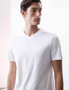 Camiseta elegante para hombre disponible con soluciones de marca para casas de moda que buscan EXPANSIÓN INTERNACIONAL - Product Image 3