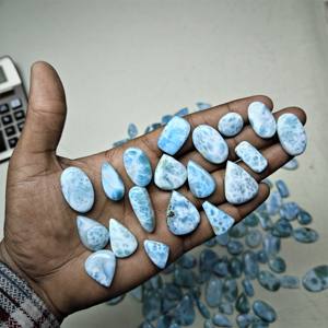 Piedra preciosa de Larimar Natural pulida de alto grado, cabujón de corte suave en forma de mezcla, hermosas piedras preciosas sueltas para la fabricación de joyas DIY - Product Image 1