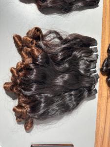 100% Raw Bouncy Curly Sin procesar Virgen Templo indio Remy Extensiones de cabello humano Estilo Directo DE LA India: No modelo permanente - Product Image 3