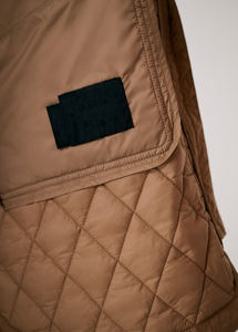 Veste isolée matelassée élégante en diamant pour femmes, vêtements décontractés et d'extérieur de luxe à la palangre avec col côtelé et poches à rabat, vestes - Product Image 6