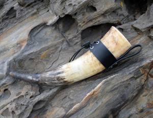 Cuerno para beber vikingo de buey de vaca de forma Natural de alta calidad, soporte de cuero de Animal tallado a mano, decoración personalizada para fiesta de Navidad - Product Image 2