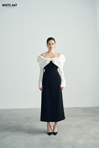 Tops atractivos con lazo para mujer RACHEL OFF the SHOULDER TOPS Buena calidad 70% Ten-cel 30% Tela de lana Logotipo personalizado WHITENAT Vietnam - Product Image 4