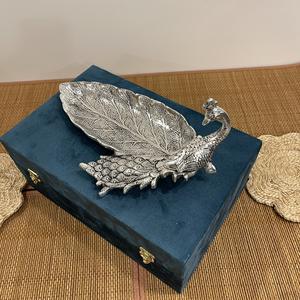 Bandeja para Frutos Secos en Forma de Pavo Real Plateada - Product Image 3