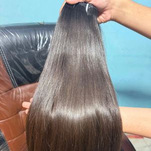 Cheveux indiens bruts de haute qualité, lisses naturels avec une vague naturelle, vente chaude, cuticules alignées, prix bas - Product Image 1