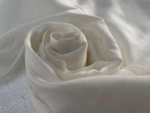 Tissu camouflage en fibre de banane naturelle durable, écologique, biodégradable, organique pour les filles, mode végétalienne, décoration intérieure - Product Image 4