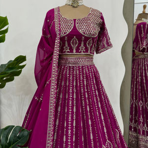 ชุดงานแต่งงานออกแบบสวม lehenga choli กับด้ายและลำดับการทำงาน - Product Image 1