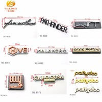 Accessoires de luxe professionnels pour sacs : Étiquettes personnalisées en métal avec logo lettre, petits alphabettes et logos de marque pour sacs en cuir