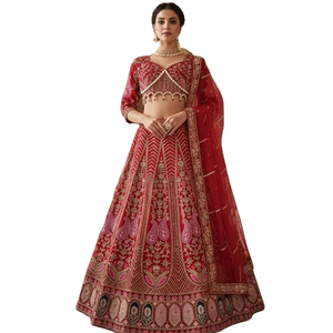 Lehenga con un diseño que combina el encanto étnico atemporal con la sofisticación moderna, que se combina con un choli y un dupatta bien ajustados. - Product Image 1