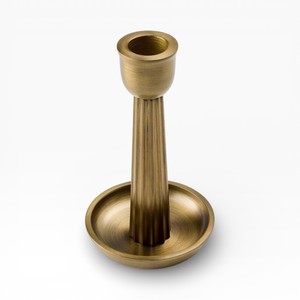 Bougeoir en laiton massif d'inspiration vintage avec base facettée pour un attrait décoratif intemporel Unique - Product Image 2