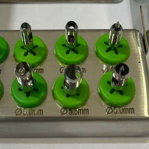 Haute qualité allemand en acier inoxydable 8 pièces Kit de poinçon de tissu d'implant dentaire avec porte-fraise Instruments chirurgicaux en gros - Product Image 3