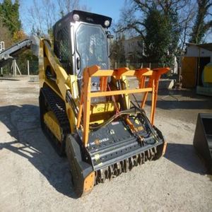 Cargadora compacta usada Gehl RT185 de 2 toneladas con bomba hidráulica Denison, año 2001, origen EE. UU., probada e inspeccionada, en venta. - Product Image 5