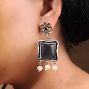 ต่างหูเงินโบราณแบบห้อยรูปดอกไม้ ของขวัญสำหรับเธอ - Product Image 4