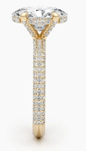 Anillo de diamante cultivado en laboratorio de 3,50 quilates de corte ovalado, ajuste de solitario de Halo oculto en oro de 14 quilates, perfecto para boutiques al por mayor y en línea - Product Image 4