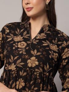 Vestido informal corto de algodón puro de primera calidad con trabajo hecho a mano para niñas colección de fiesta de cumpleaños de India - Product Image 3