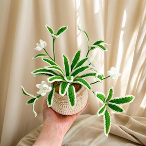 Flor de ganchillo hecha a mano, plantas en maceta, flores artificiales para siempre, regalo para un amigo, perfecto para decoraciones del hogar, OEM hecho en Vietnam - Product Image 6