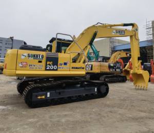 Excavatrice sur chenilles PC200-8 Komatsu de 20 tonnes d'occasion Excavatrices à PC200-8 Komatsu d'occasion avec un excellent équipement - Product Image 4
