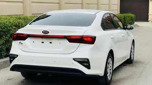 Kia K3 berline 2021, occasion, moteur turbo, sièges en cuir, pneus R17, régulateur de vitesse adaptatif (ACC), conduite à gauche, disponible en version claire et foncée - Product Image 5