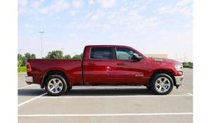 Berline hybride Euro IV 2023, moteur atmosphérique 4,5 L, boîte automatique, transmission intégrale, conduite à gauche, sièges en cuir, pneus R18 - Product Image 4